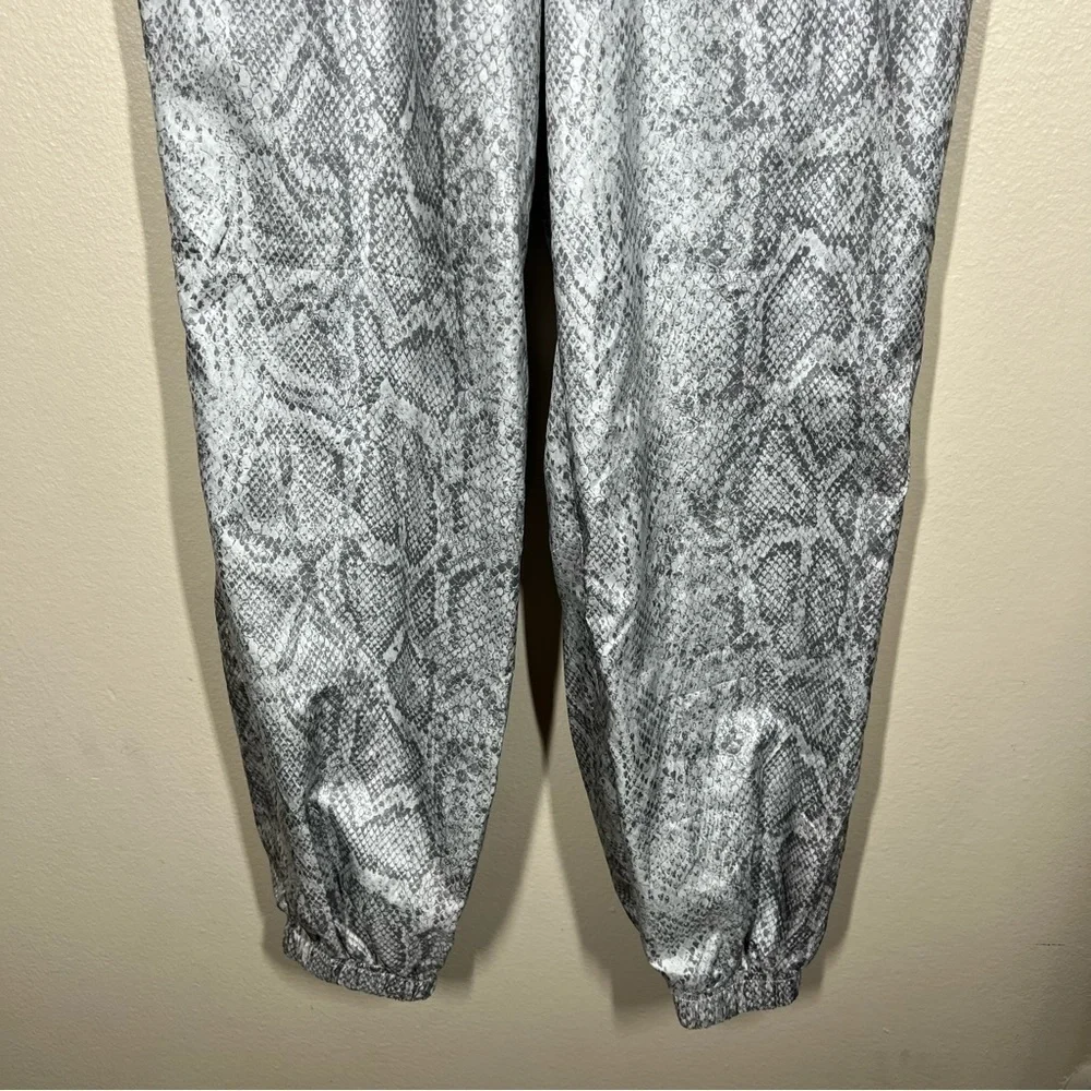 Nike Women’s Woven Python Snake Printed Jogger Pants Size XS